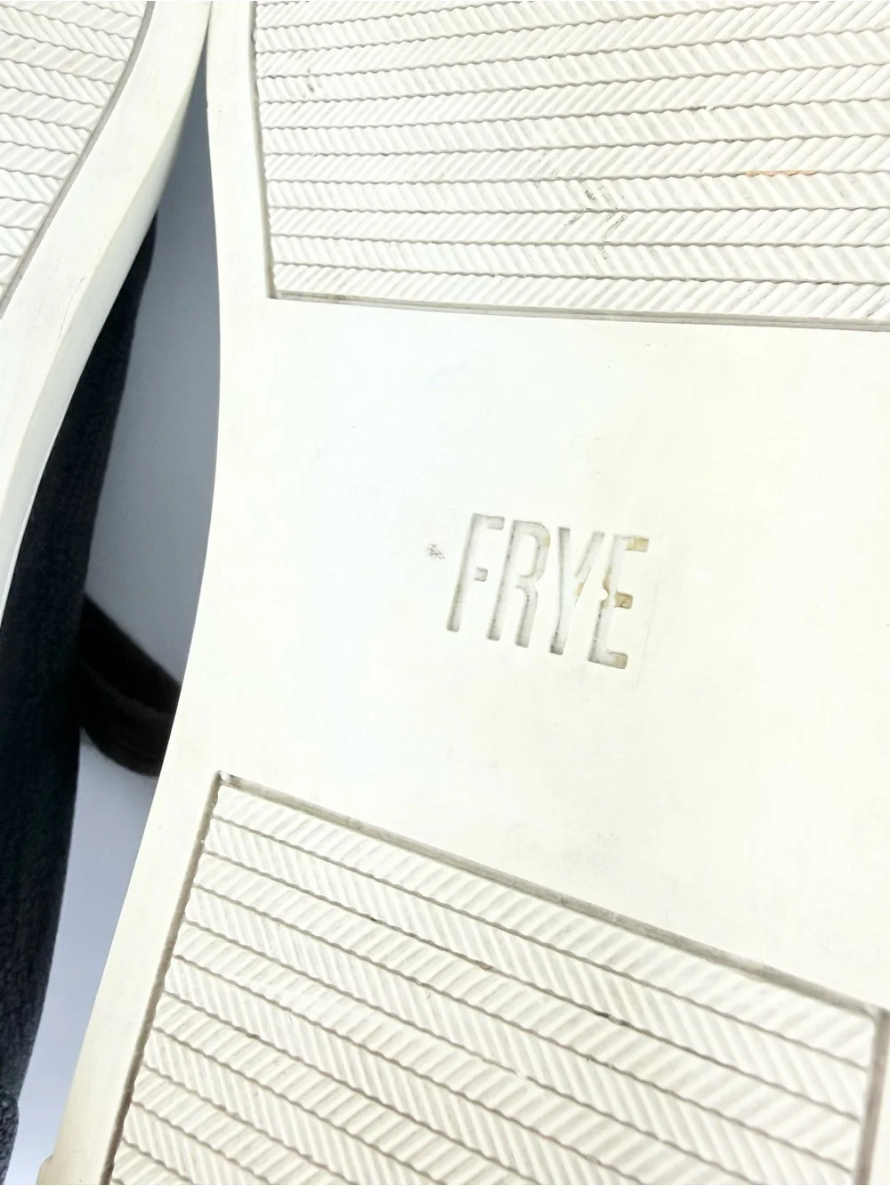 Frye IVY Metallic Pewter Gray Leather Lace Up Low Profile Casual Sneakers